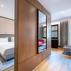 5* Hotel Radisson Red